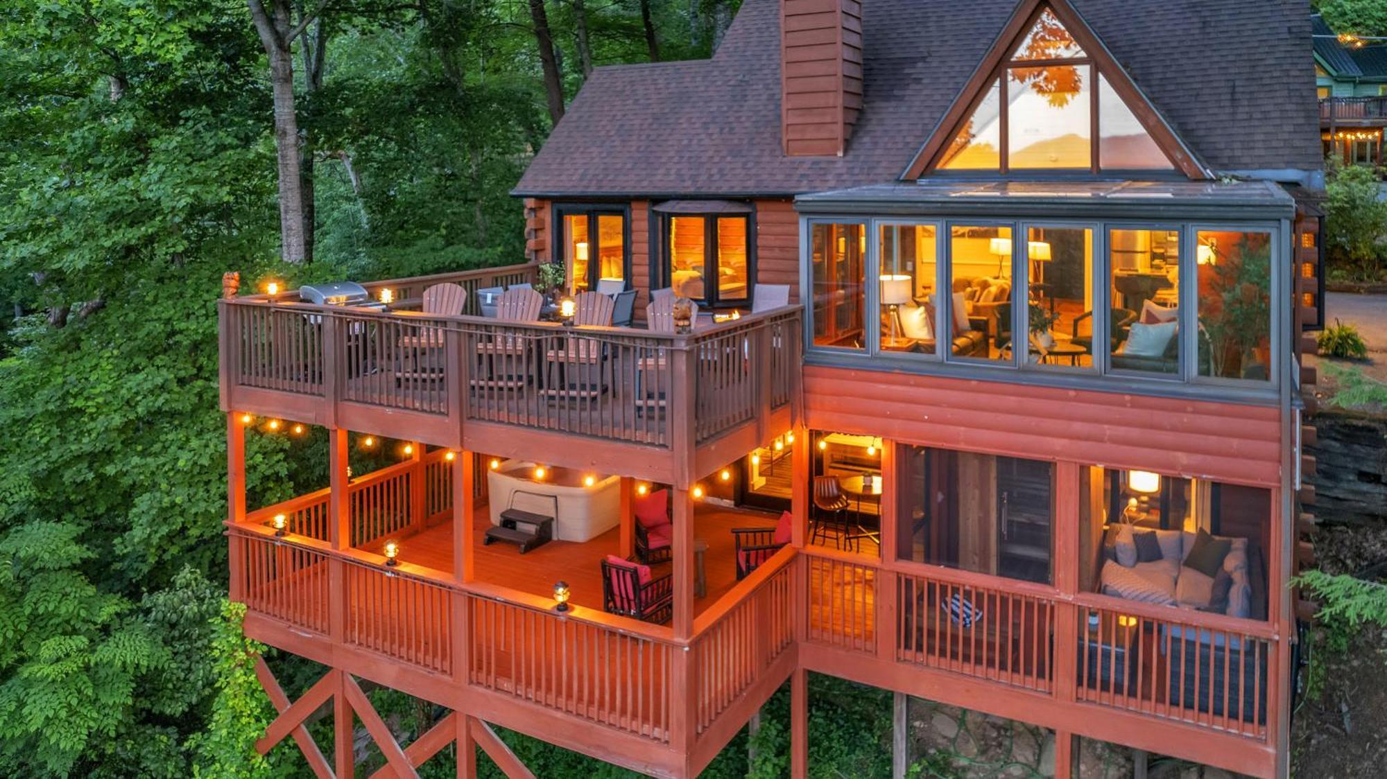 Family Chalet With Sauna, Hottub, Heavenly Views! Mins To Downtown! Гатлинбург Экстерьер фото