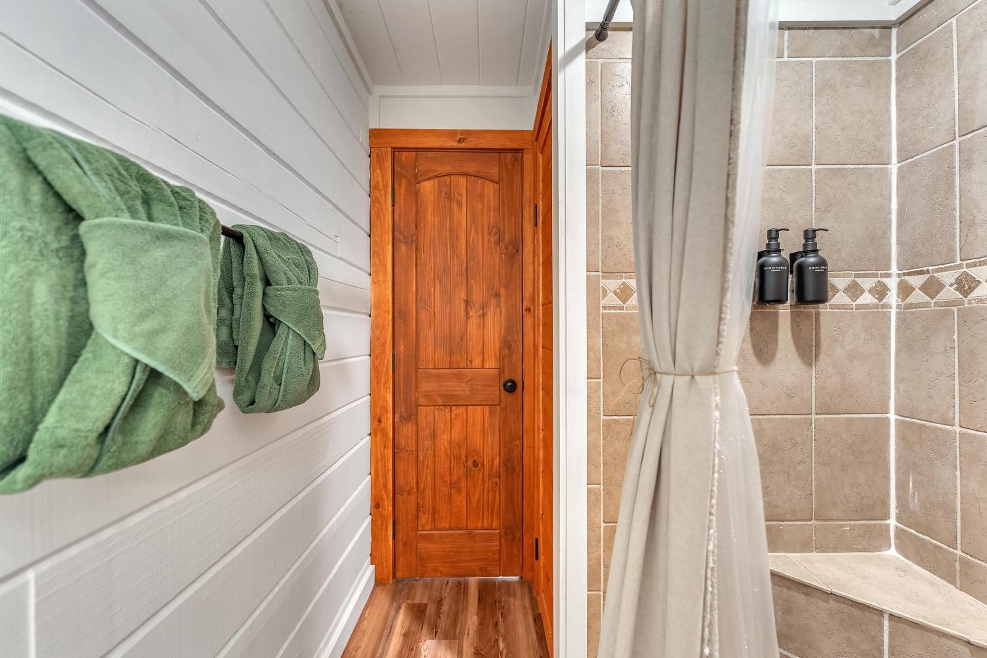 Family Chalet With Sauna, Hottub, Heavenly Views! Mins To Downtown! Гатлинбург Экстерьер фото