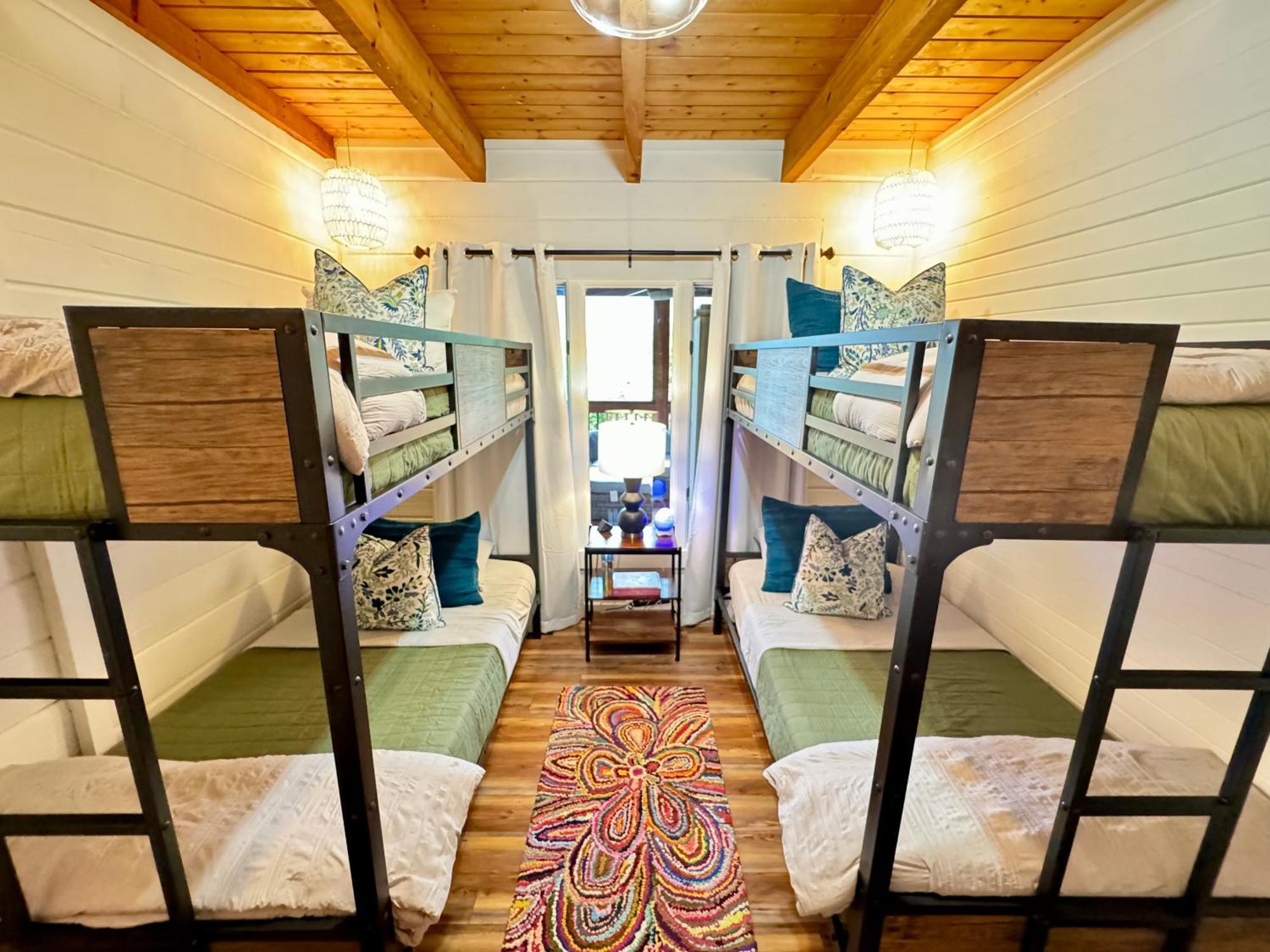 Family Chalet With Sauna, Hottub, Heavenly Views! Mins To Downtown! Гатлинбург Экстерьер фото
