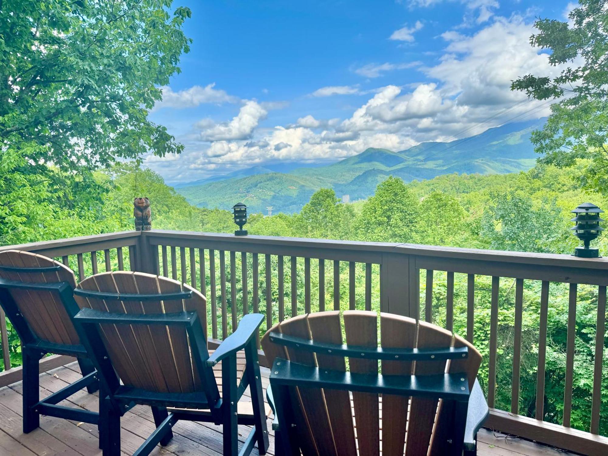 Family Chalet With Sauna, Hottub, Heavenly Views! Mins To Downtown! Гатлинбург Экстерьер фото